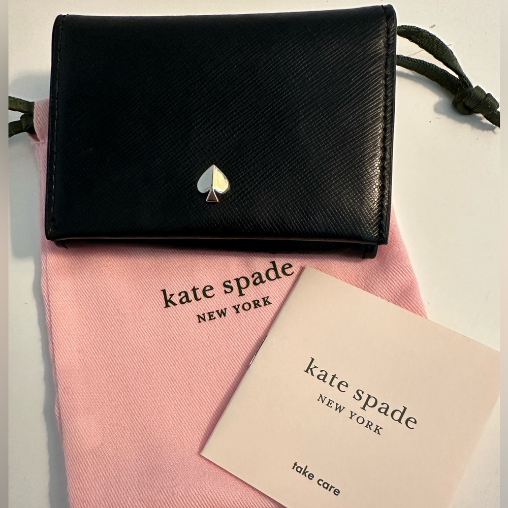 Kate Spade bi-fold wallet - Picture 2 of 7